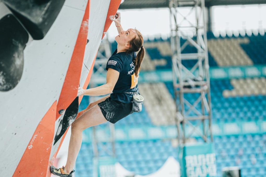 Afra Honig Und Yannick Flohe Gewinnen Die Deutsche Boulder Meisterschaft 2021 Kletterszene Com