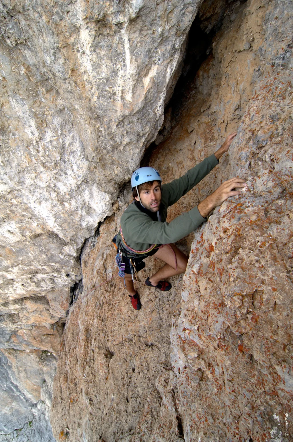 Erblindeter Kletterer Erik Weihenmayer klettert die 365-Meter-Route "The Incredible Hulk" in der Sierra Nevada. Kletterpartner ist Timmy O’Neill, Fotograf Heinz Zack