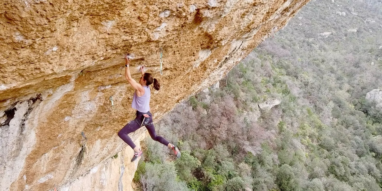 Birte Gutmayer klettert Coma Sant Pere (8c/+) in Margalef